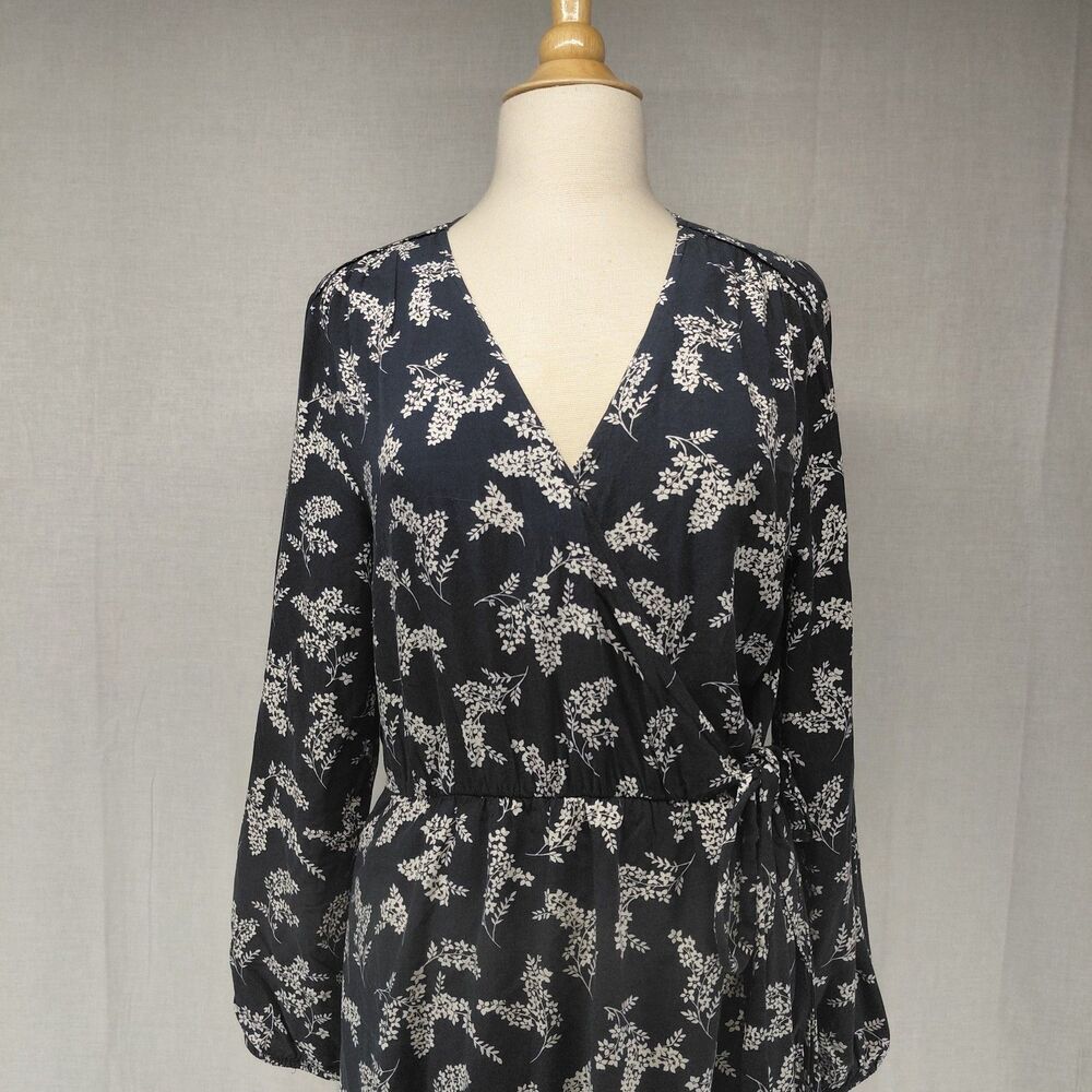 GAP Floral V-Neck Faux Wrap Dress Knee Length Navy/ White Sz L - Picture 3 of 9